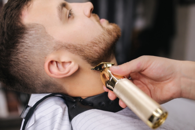 Descubra como o modelo de assinatura está transformando a barbearia, oferecendo conveniência e personalização ao negócio.